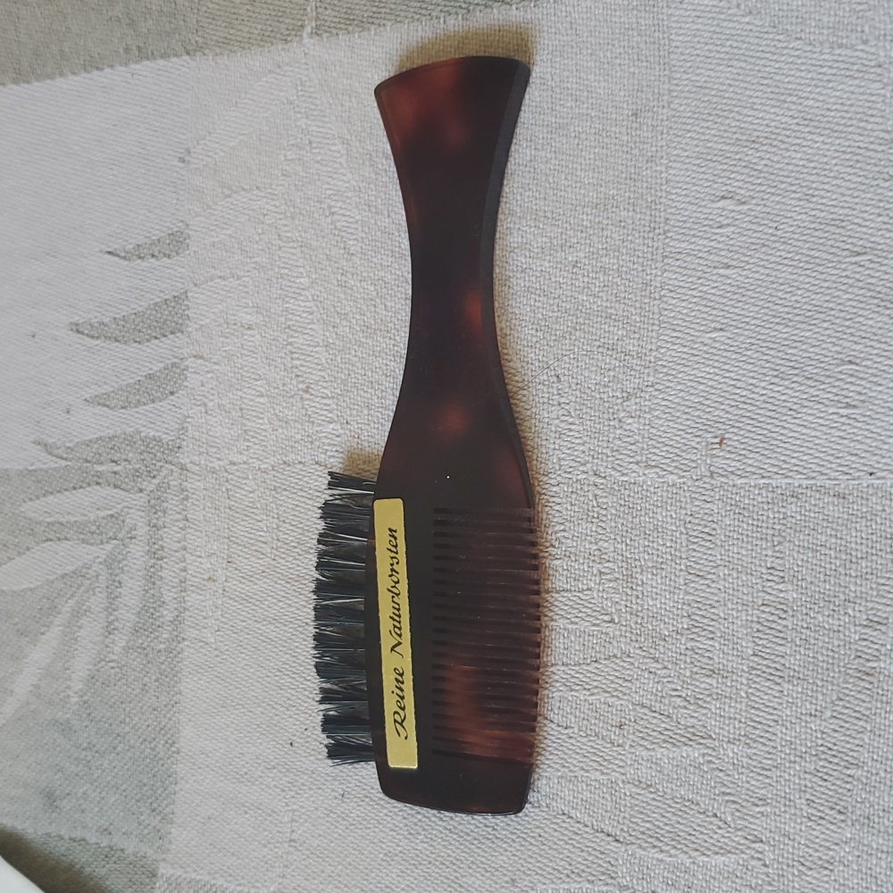Reine Naturborsten mustache comb